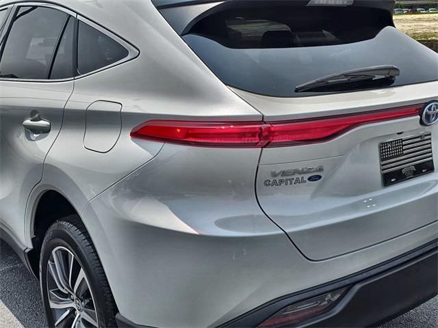 Vehicle image 14 of 28