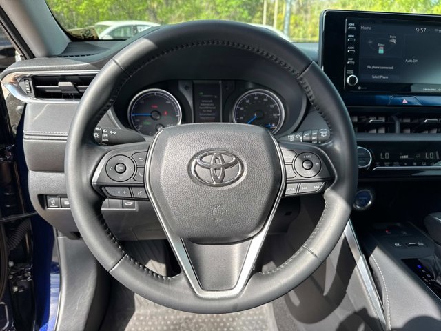 Vehicle image 25 of 28