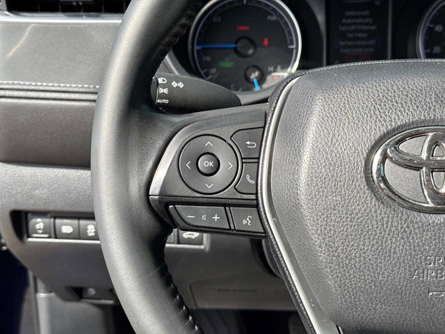 Vehicle image 26 of 28