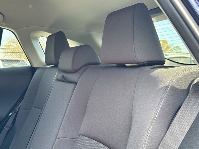 Vehicle image 17 of 28