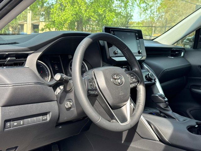 Vehicle image 14 of 28