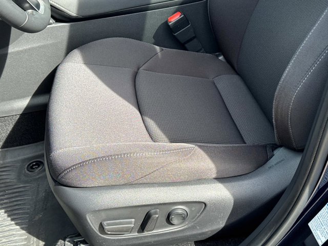 Vehicle image 11 of 28