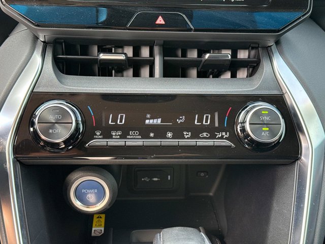 Vehicle image 23 of 28