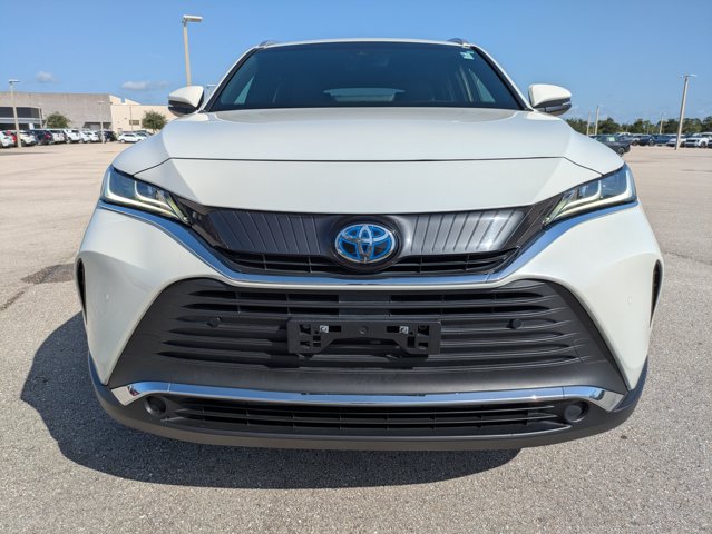 2022 Toyota Venza XLE Image 3 of 36