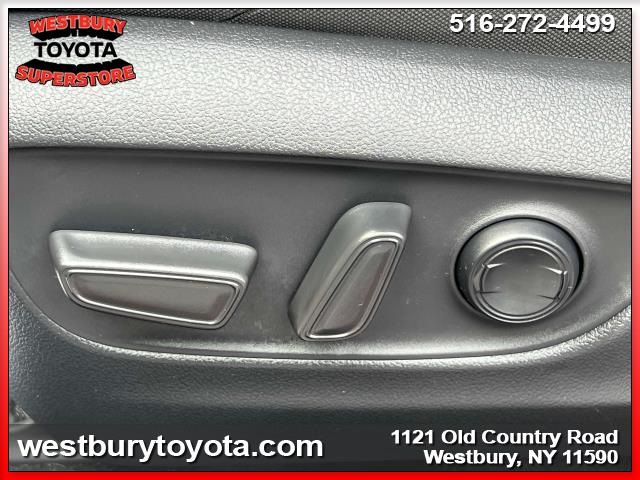 Vehicle image 23 of 36