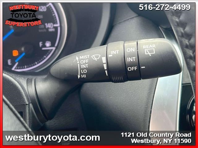 Vehicle image 29 of 36
