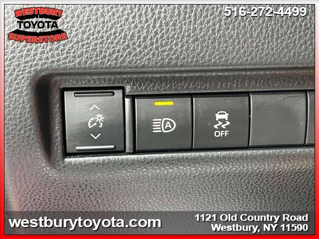 Vehicle image 25 of 36