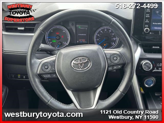 Vehicle image 18 of 36