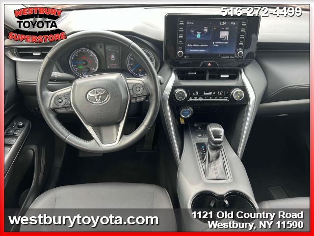 Vehicle image 17 of 36