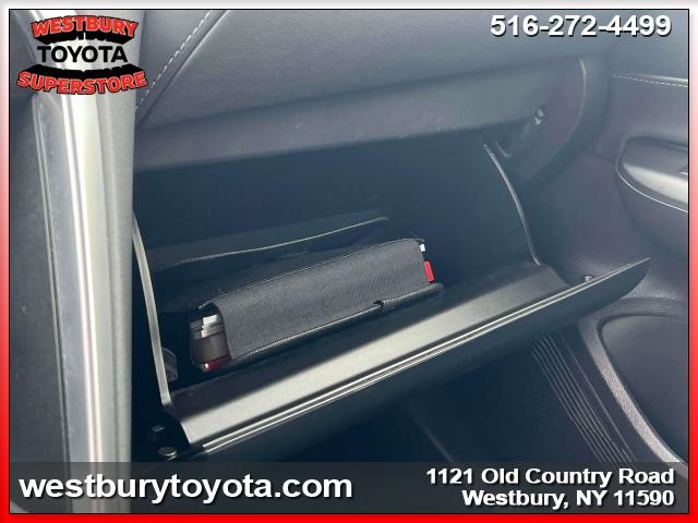 Vehicle image 33 of 36