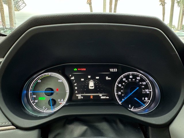 Vehicle image 29 of 32