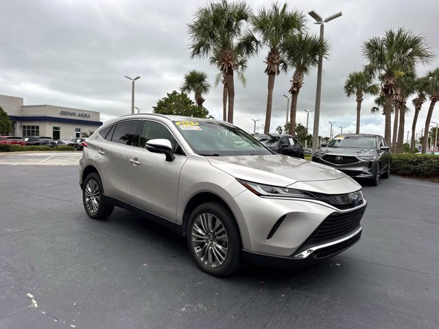 Vehicle image 4 of 32