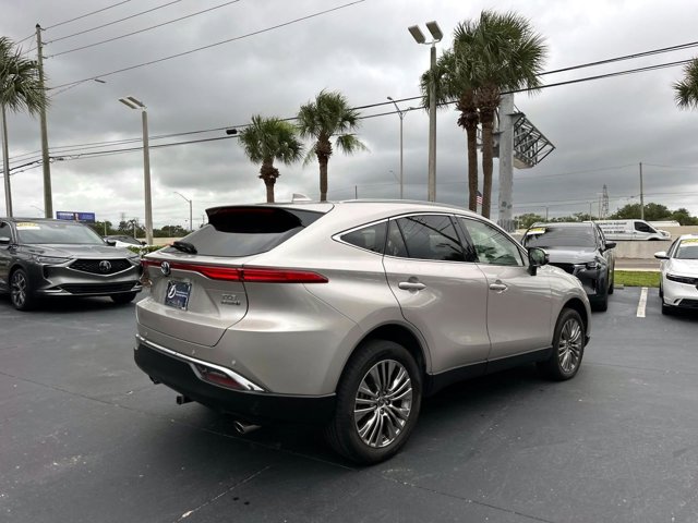 Vehicle image 6 of 32