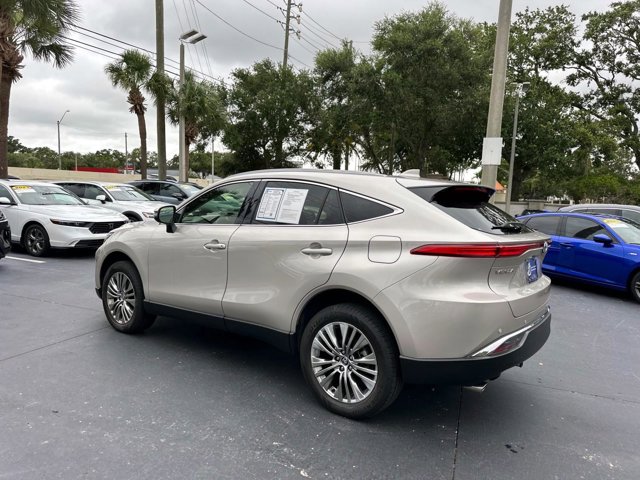 Vehicle image 7 of 32