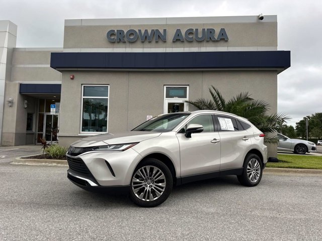 Vehicle image 3 of 32