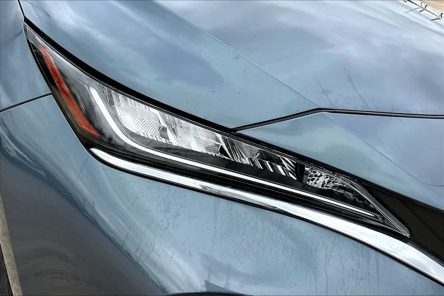 Vehicle image 27 of 36