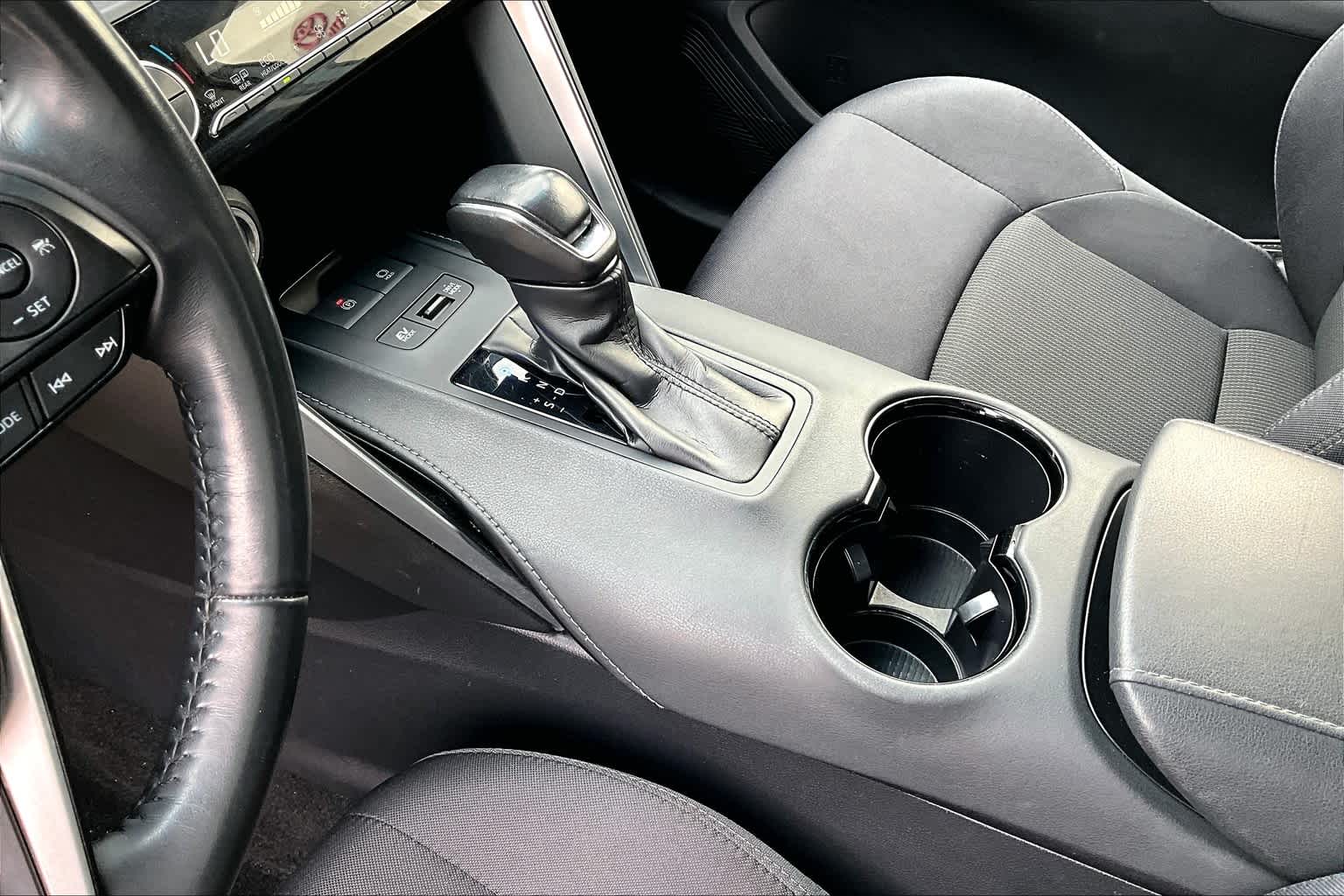 Vehicle image 16 of 36