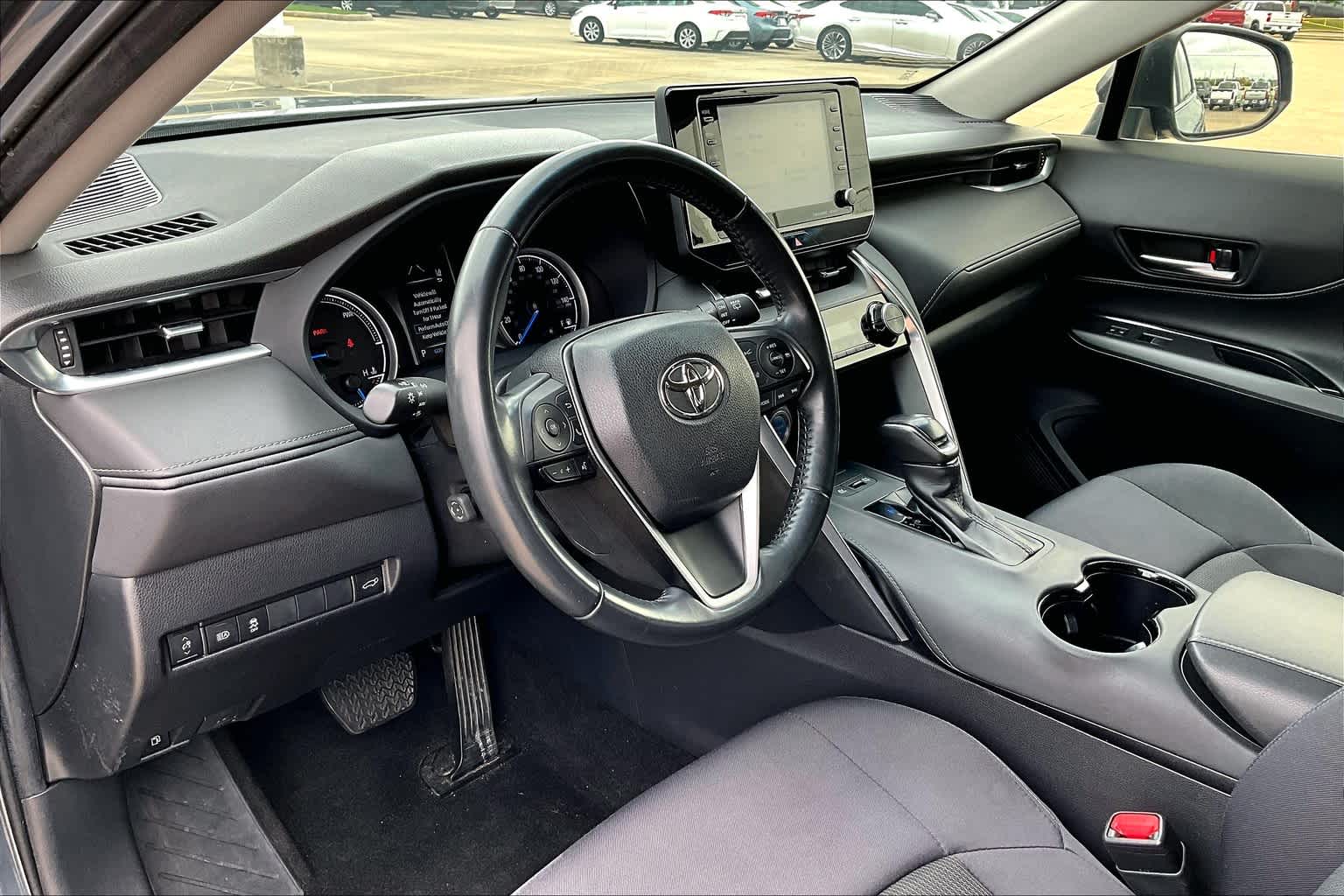Vehicle image 17 of 36