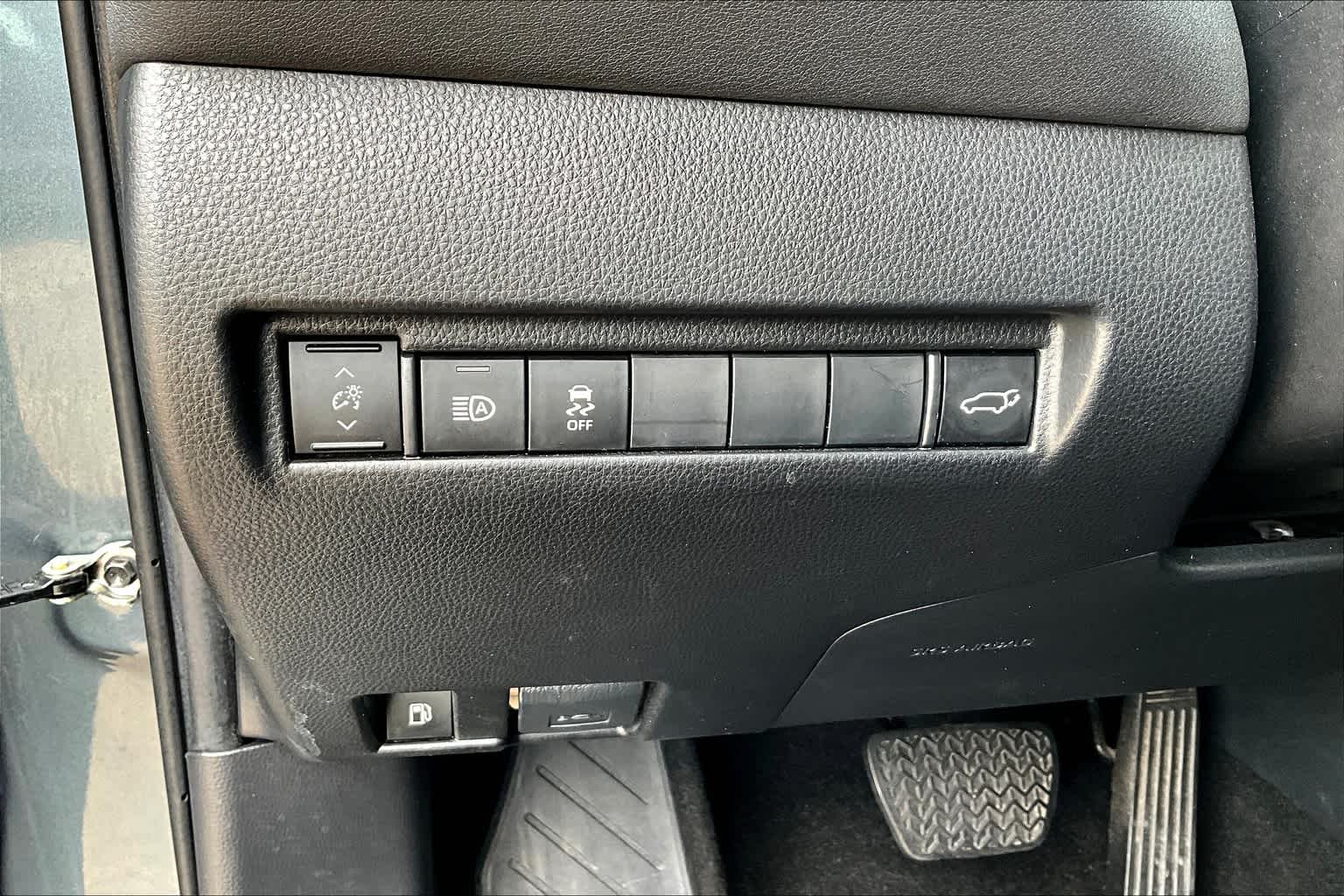 Vehicle image 35 of 36