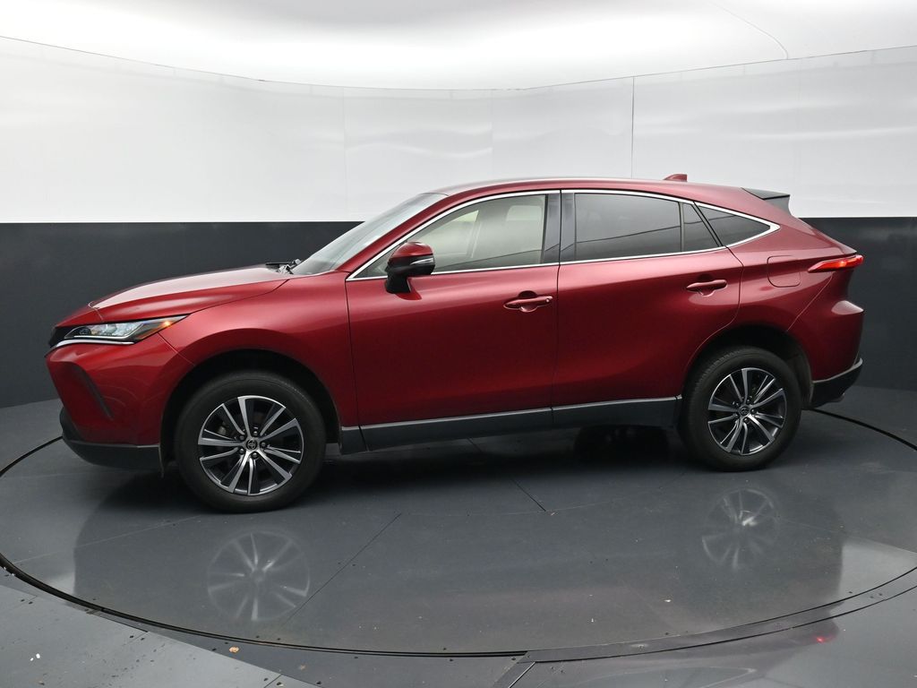 2022 Toyota Venza LE Image 1 of 40