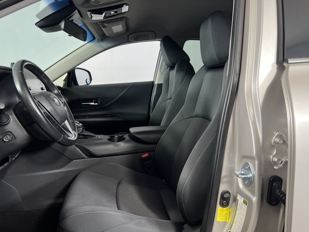 Vehicle image 22 of 49