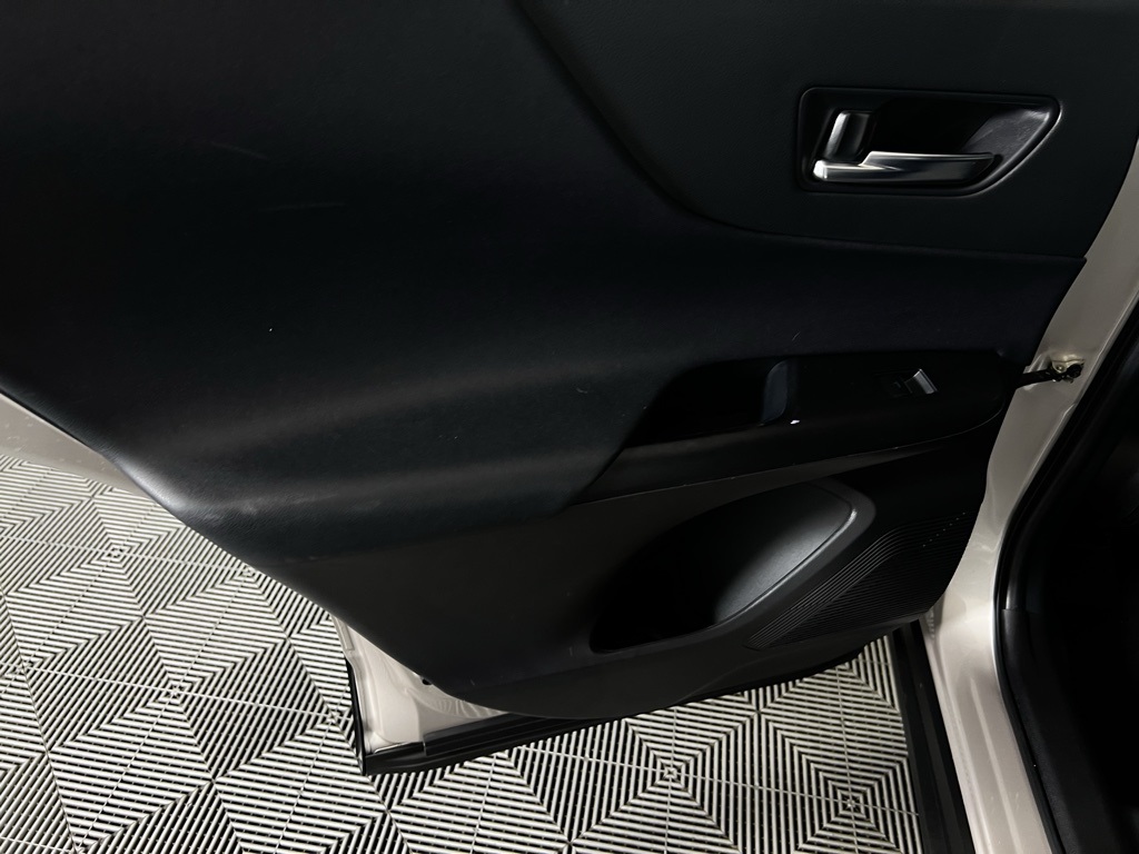 Vehicle image 28 of 49