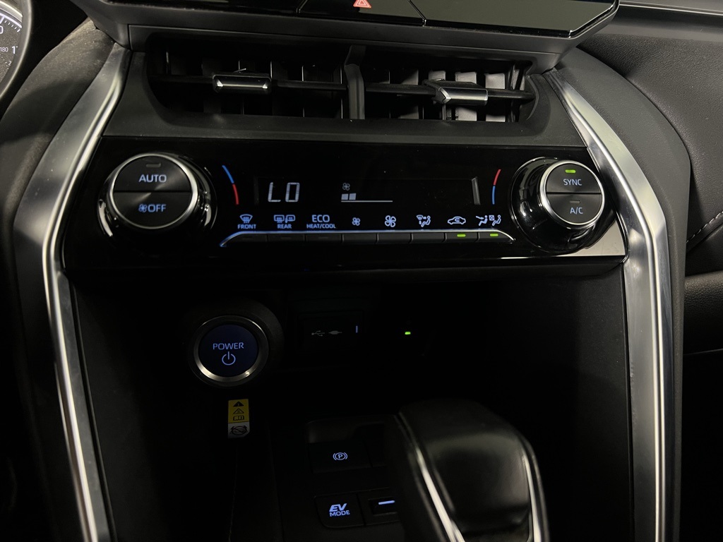 Vehicle image 14 of 49