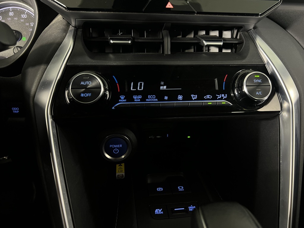 Vehicle image 13 of 49