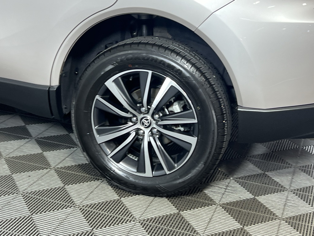 Vehicle image 12 of 49