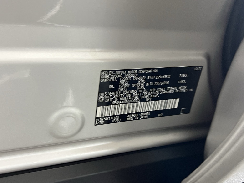 Vehicle image 21 of 49