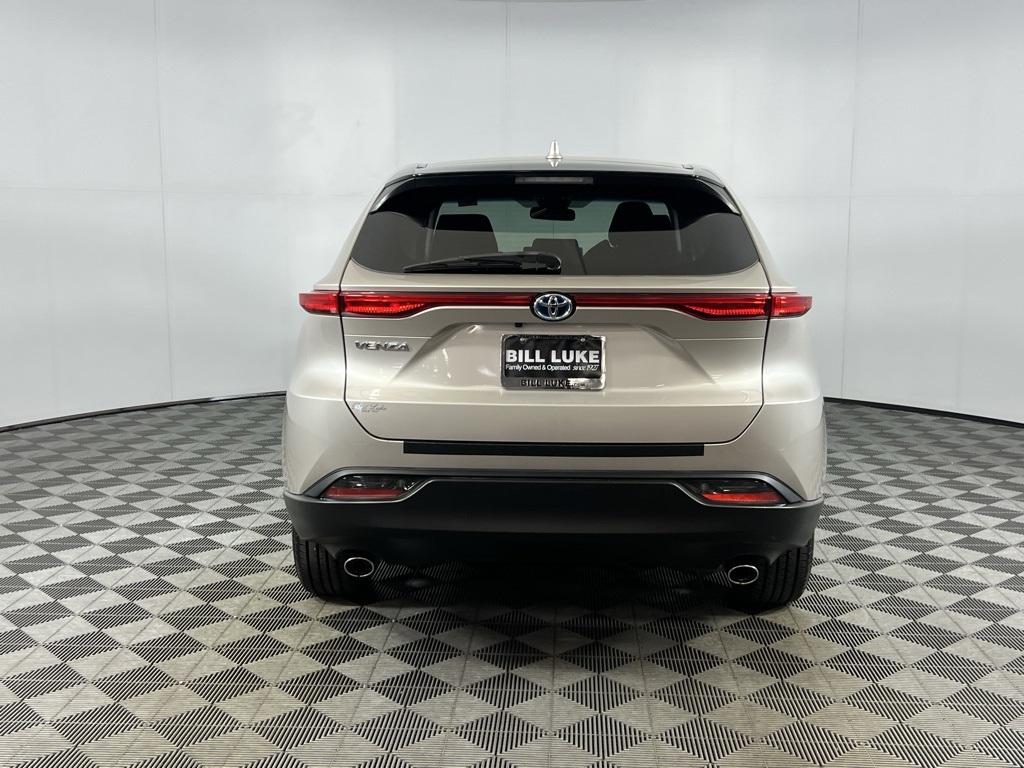Vehicle image 4 of 49
