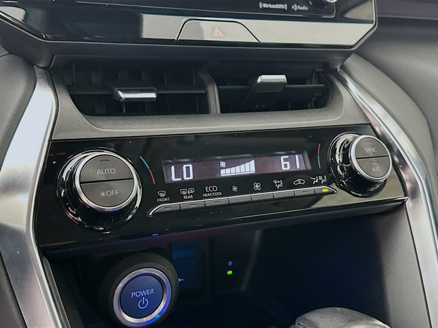 Vehicle image 23 of 33