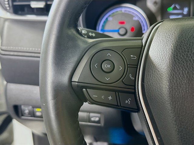 Vehicle image 16 of 33