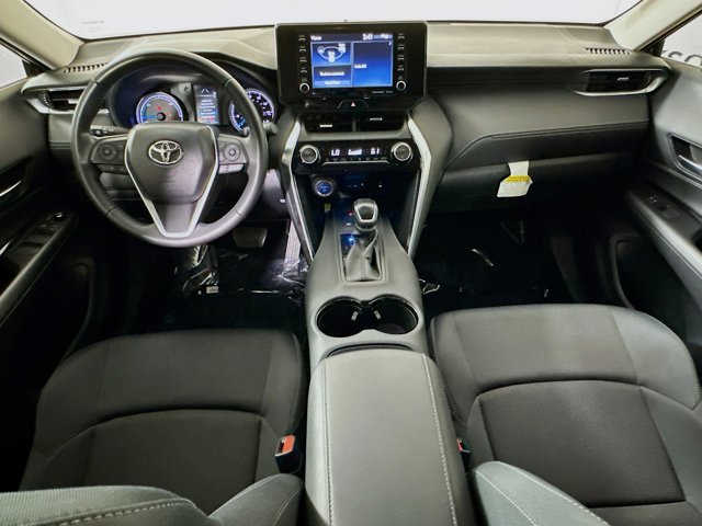 Vehicle image 27 of 33