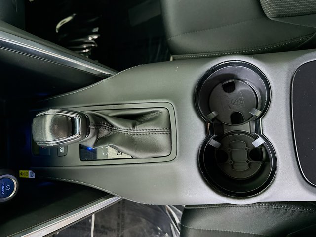Vehicle image 22 of 33