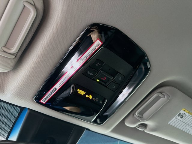 Vehicle image 18 of 33
