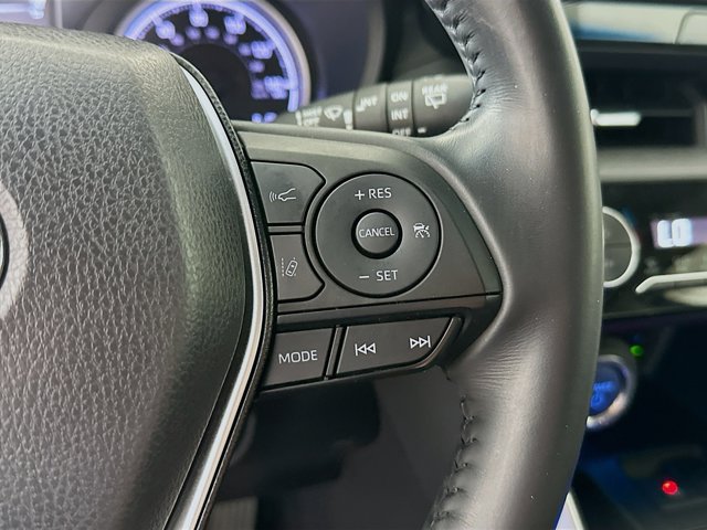 Vehicle image 17 of 33