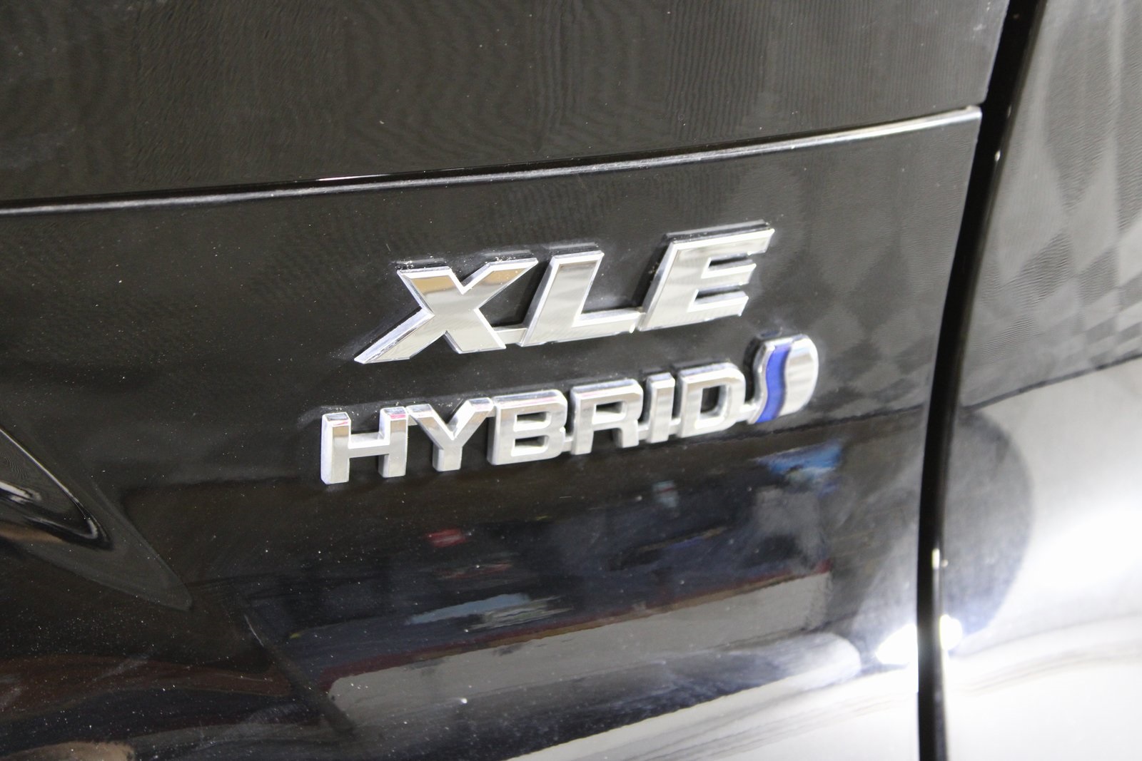 Vehicle image 8 of 29