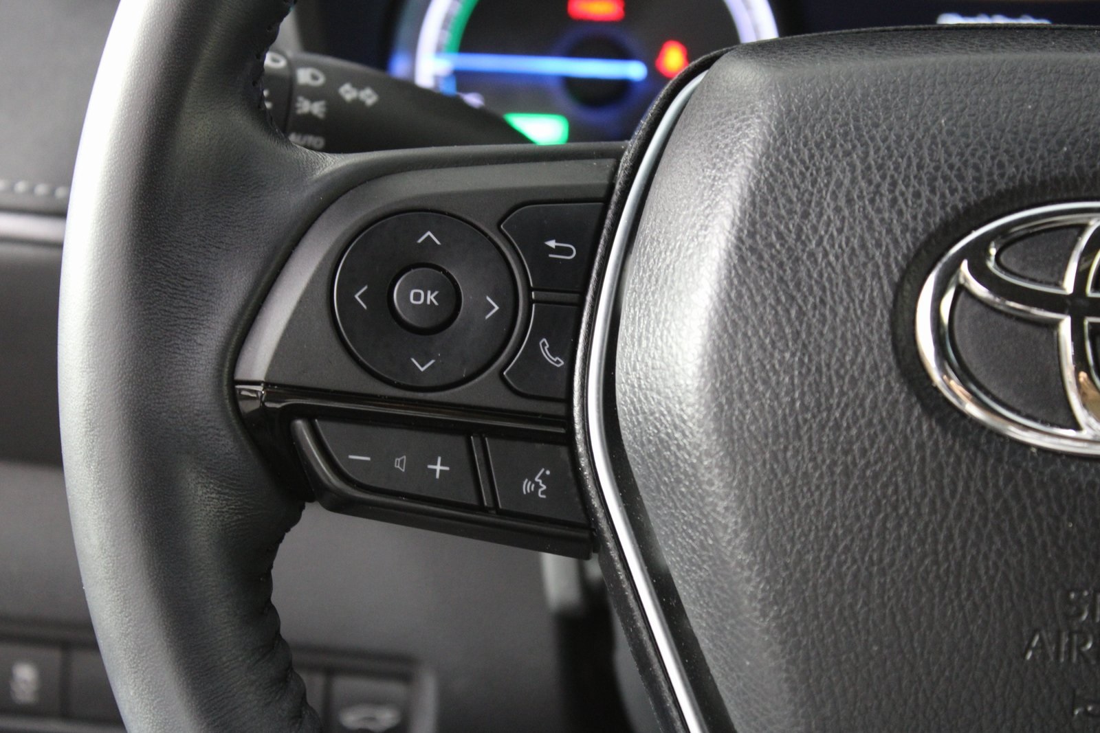 Vehicle image 26 of 29