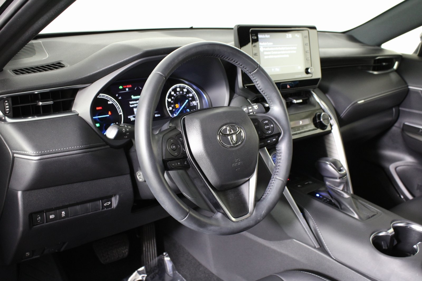 Vehicle image 10 of 29