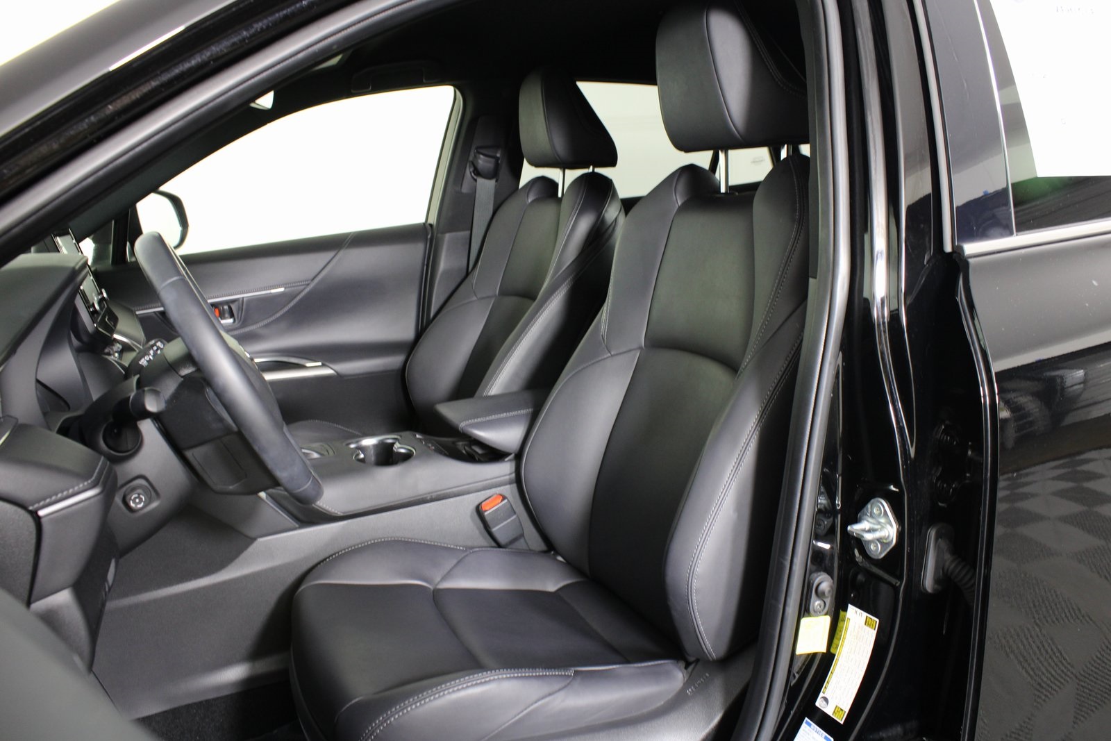 Vehicle image 11 of 29