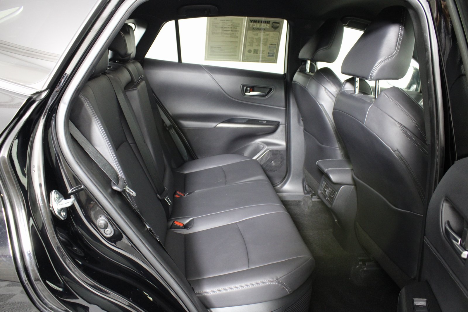 Vehicle image 16 of 29