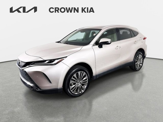 2022 Toyota Venza XLE Image 1 of 30