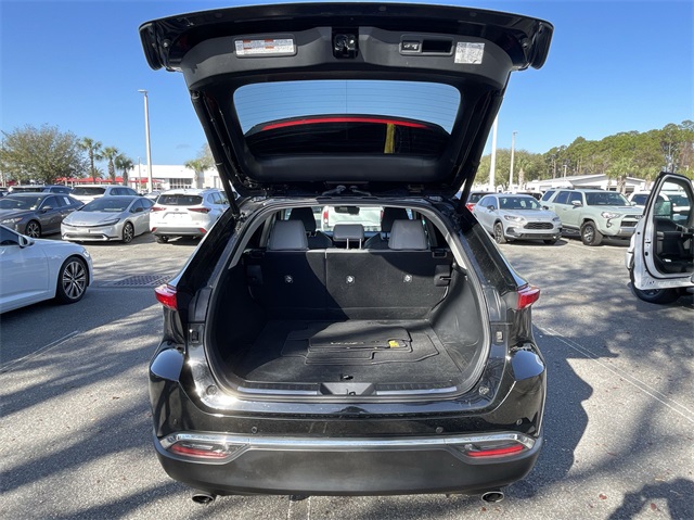 Vehicle image 22 of 23