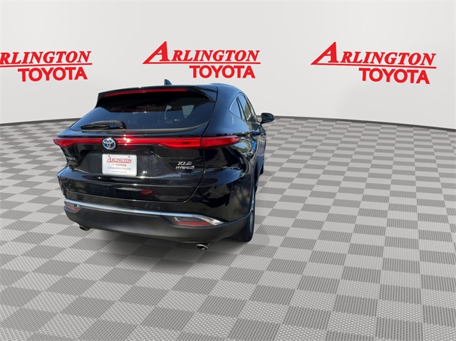 Vehicle image 9 of 23