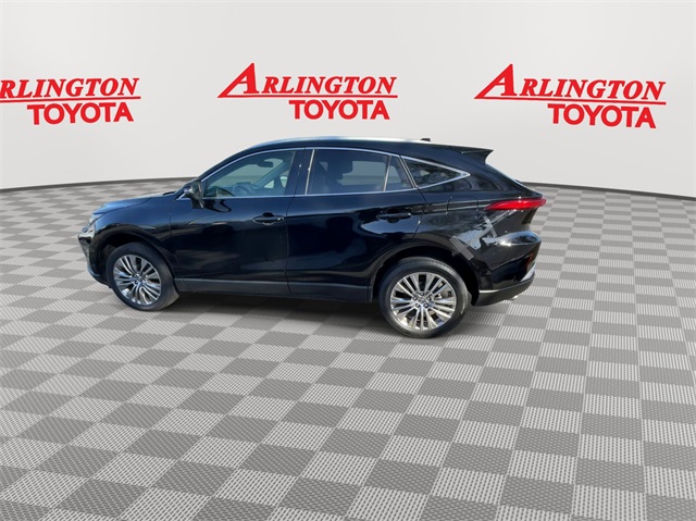 Vehicle image 5 of 23