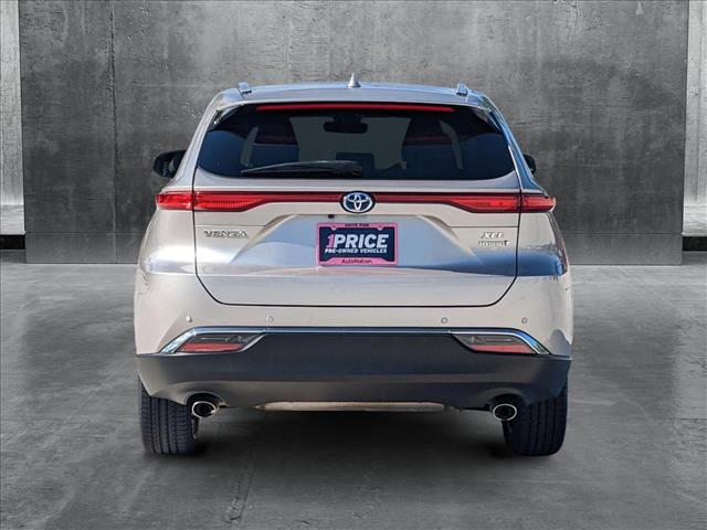 Vehicle image 6 of 22