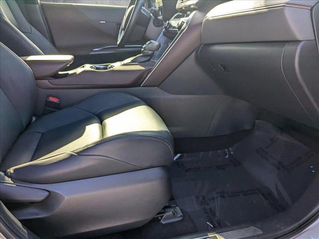 Vehicle image 19 of 22