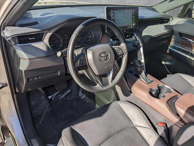 Vehicle image 10 of 22