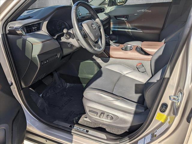 Vehicle image 11 of 22